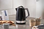 Vattenkokare - Russell Hobbs Vattenkokare Structure Kettle - Gloss black with stainless steel accents - 2400 W - 28081-70