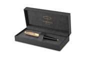 Skriv- och ritverktyg - Parker 51 kulspetspenna | Deluxe Svart Cylinder med Gulddetaljer | 18k guld medium spets med svart bläckpatron | Presentförpackning - 2123513