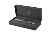 Skriv- och ritverktyg - Parker Sonnet kulspetspenna | Mejslat silver med gulddetaljer | Svart bläck med medelhög spets | Presentförpackning - 1931492