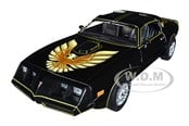 Modellbil - Greenlight 1979 Pontiac Firebird TA Trans Am Black with Hood Phoenix Rocky II 1979 Movie 1:24 Scale Diecast Model Car - 0810087063641