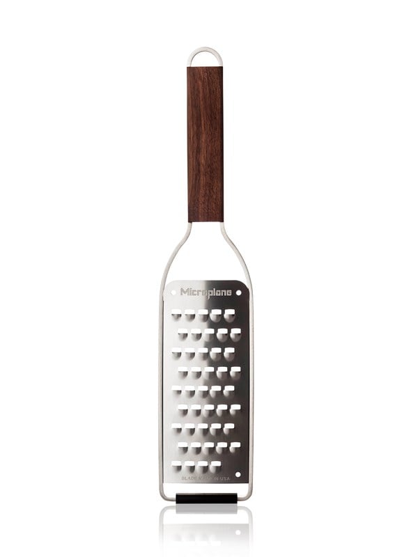 Produktfoto för Microplane Master Rivjärn Extra Grovt Valnötshandtag