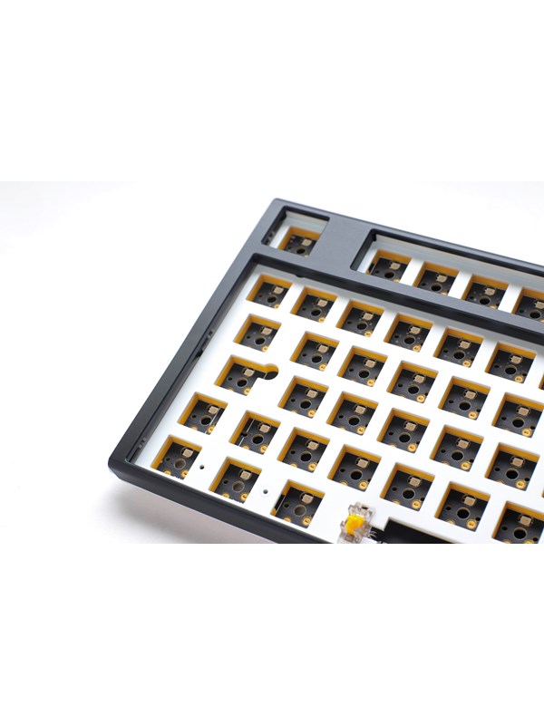 Ducky One 3 - Classic - Mini 60% - RGB - Barebone ISO (No Switches / Keycaps) - Gaming Tangentbord - Nordisk - Vit