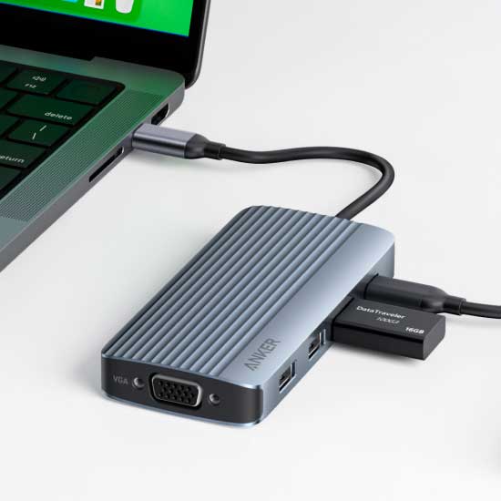 Anker Dockningsstationer & USB-hubbar