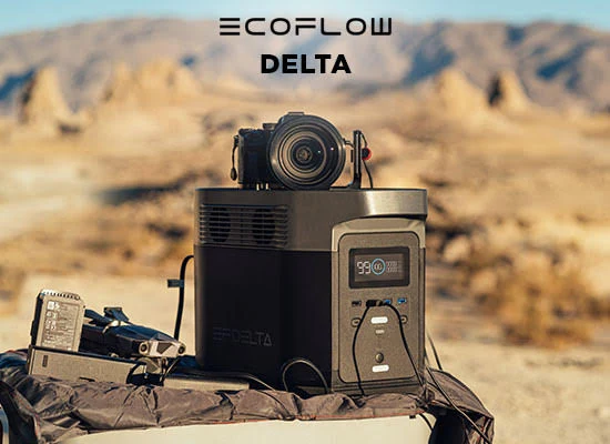 EcoFlow DELTA powerstation i örkenmiljö med kamera och professionell utrustning ansluten